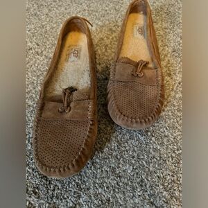 Ugg Womens Perf Chestnut Tan Suede Moccasin Slippers size 7.5 brand new